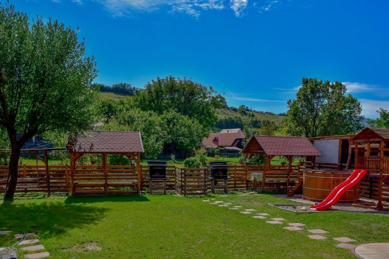 Kovacs Guesthouse Praid Exterior photo