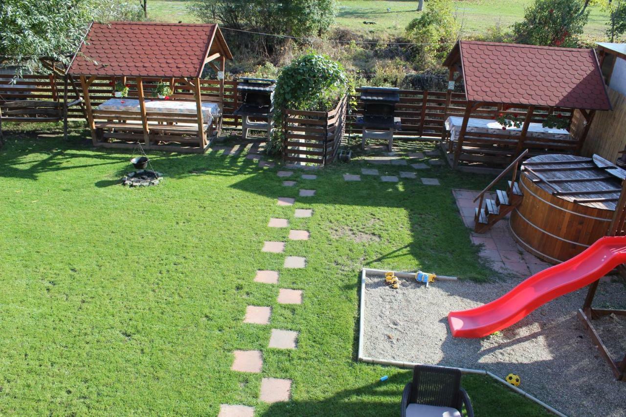 Kovacs Guesthouse Praid Exterior photo