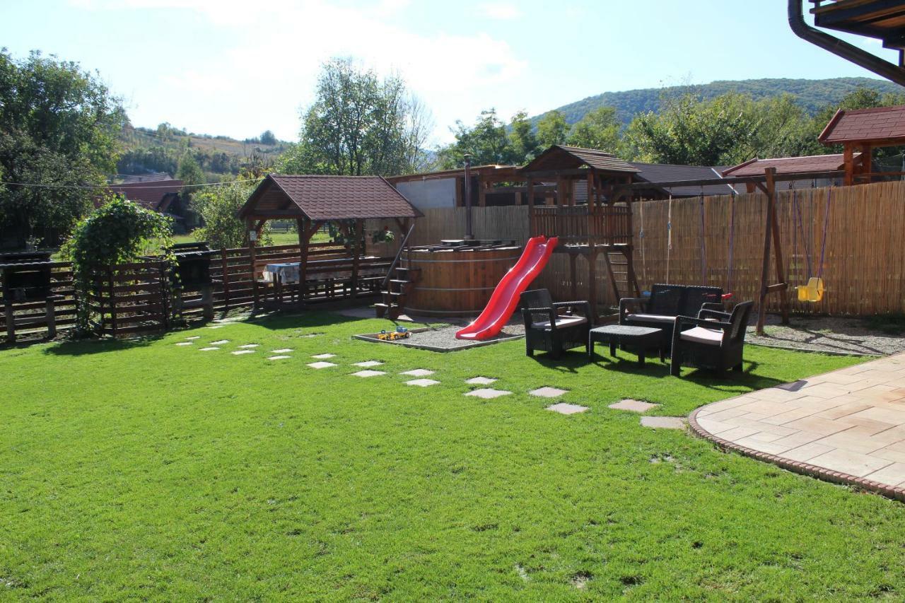 Kovacs Guesthouse Praid Exterior photo